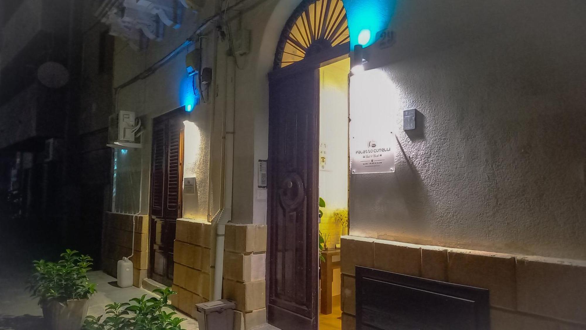 Bed&Book Palazzo Cutelli Bed and Breakfast Παλέρμο Εξωτερικό φωτογραφία